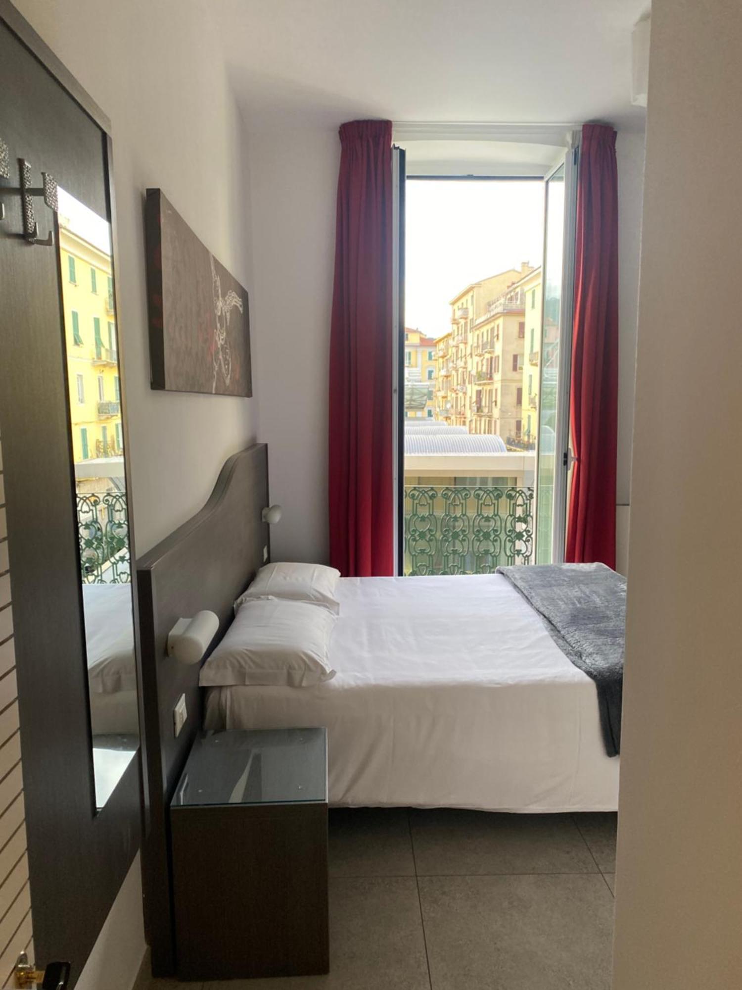 54 Rosselli Rooms La Spezia Kültér fotó