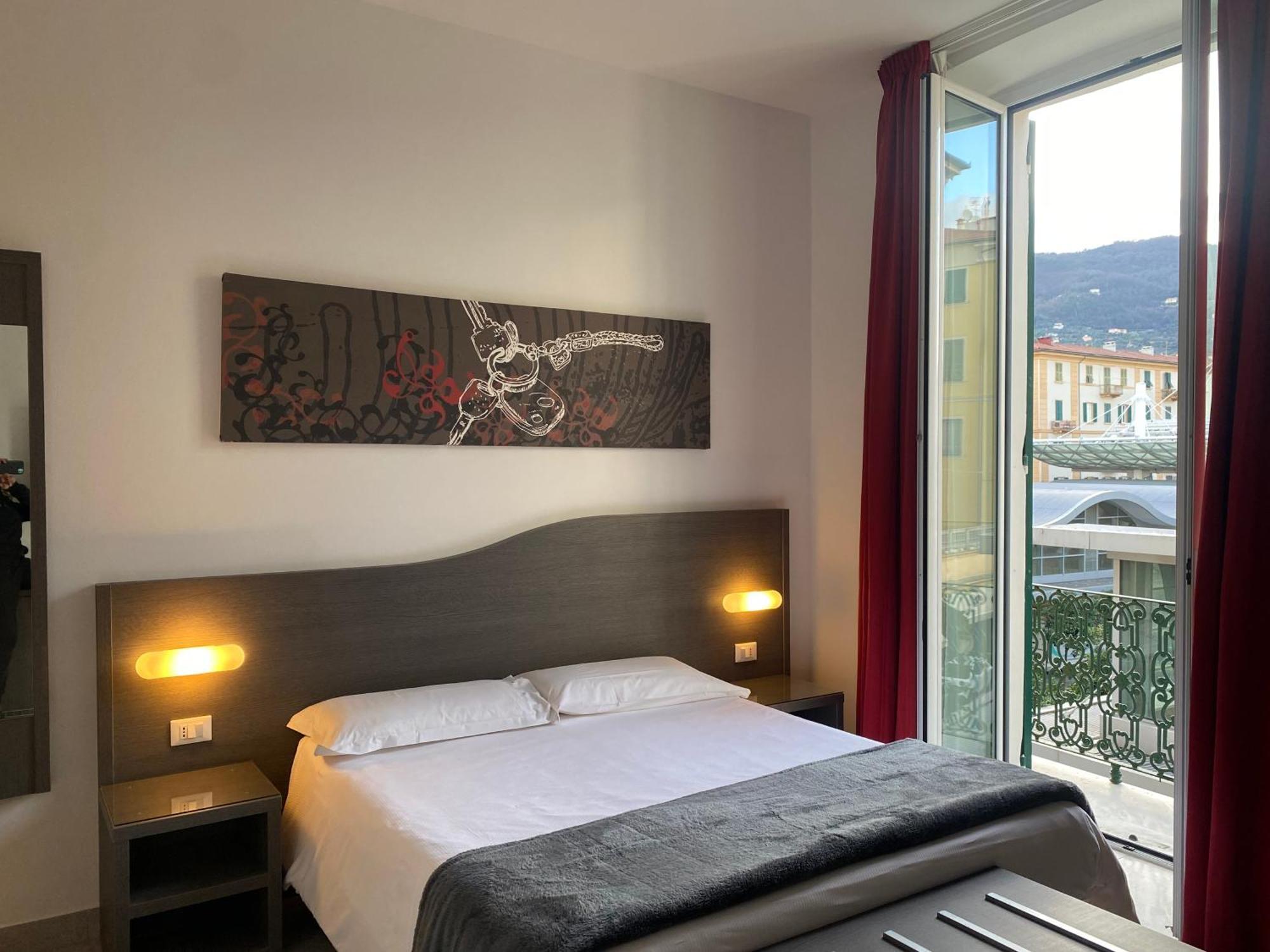 54 Rosselli Rooms La Spezia Kültér fotó