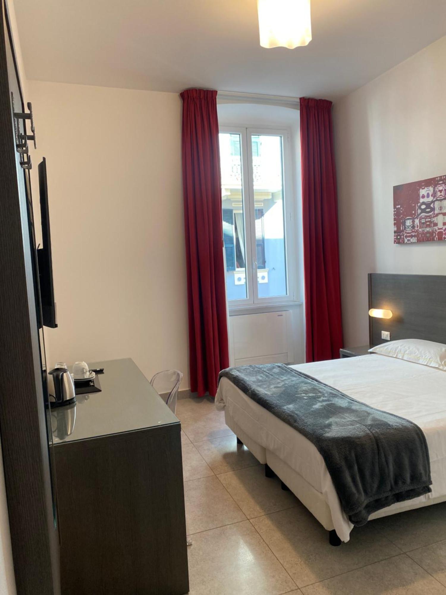 54 Rosselli Rooms La Spezia Kültér fotó